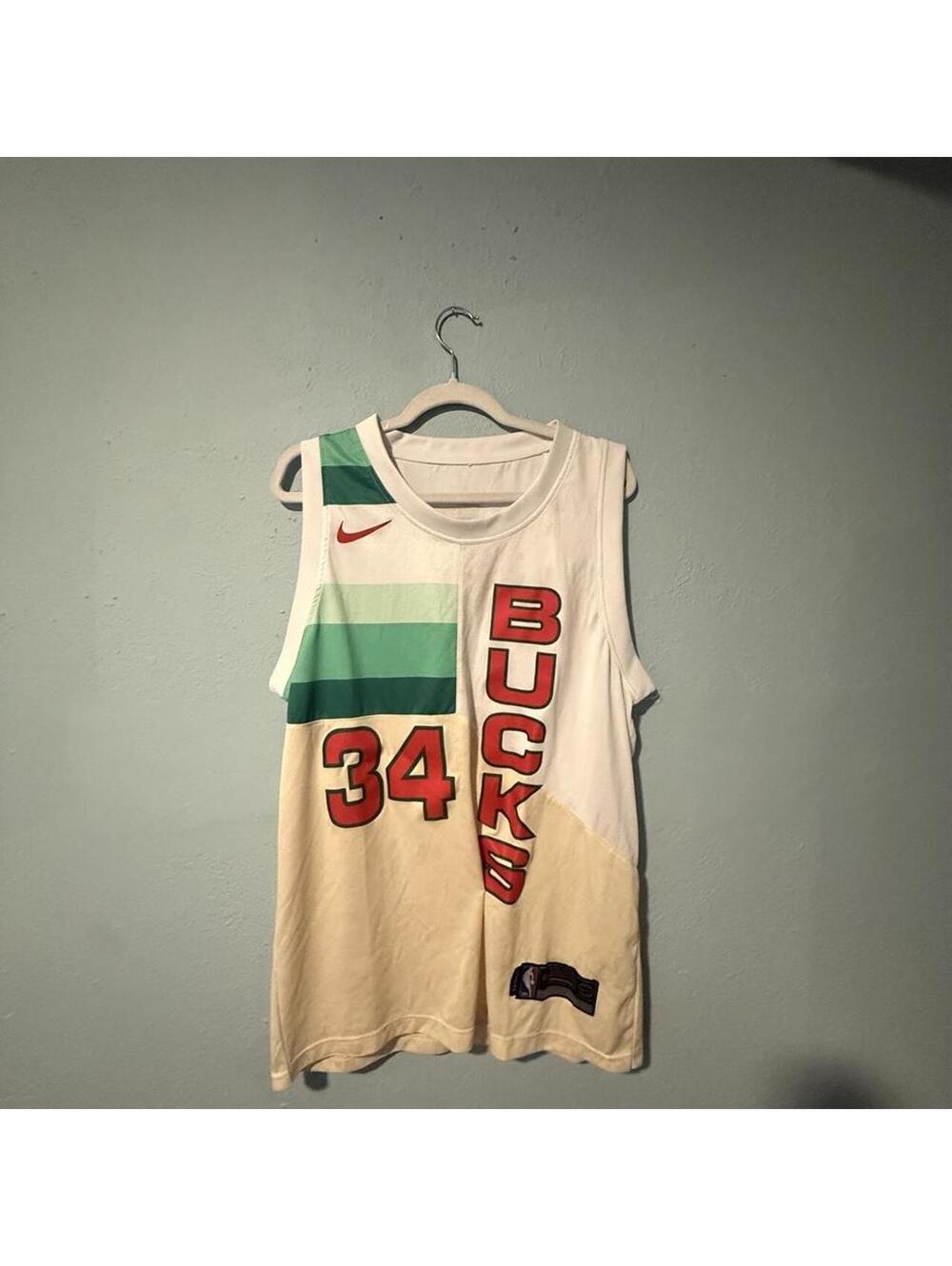 Milwaukee Nike Giannis Antetokounmpo Bucks jersey with green and beige 34
